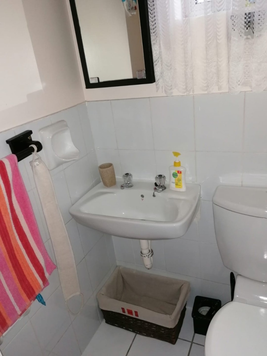 2 Bedroom Property for Sale in Summerstrand Eastern Cape